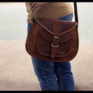 Brown leather crossbody bag